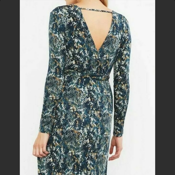 Jessica Simpson Martenity Printed Maxi Dress - Picture 6 of 7